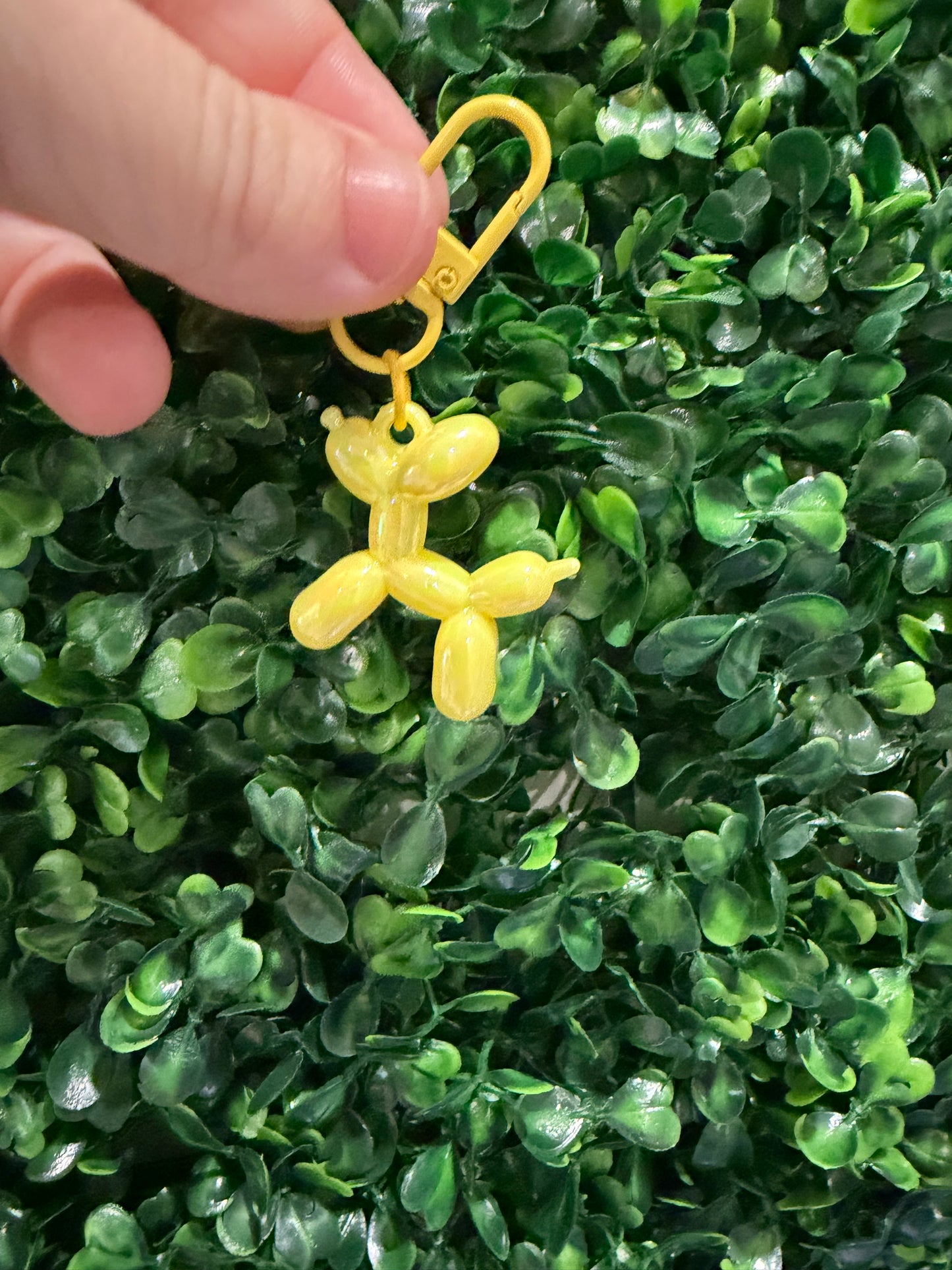 Balloon dog stitch markers